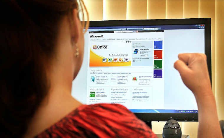 Microsoft scammers were at it again this week catching out a young Hervey Bay mum. Microsoft scammers were at it again this week catching out a young Hervey Bay mum.